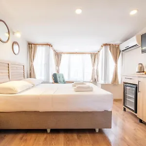 Otel La Perla, İstanbul
